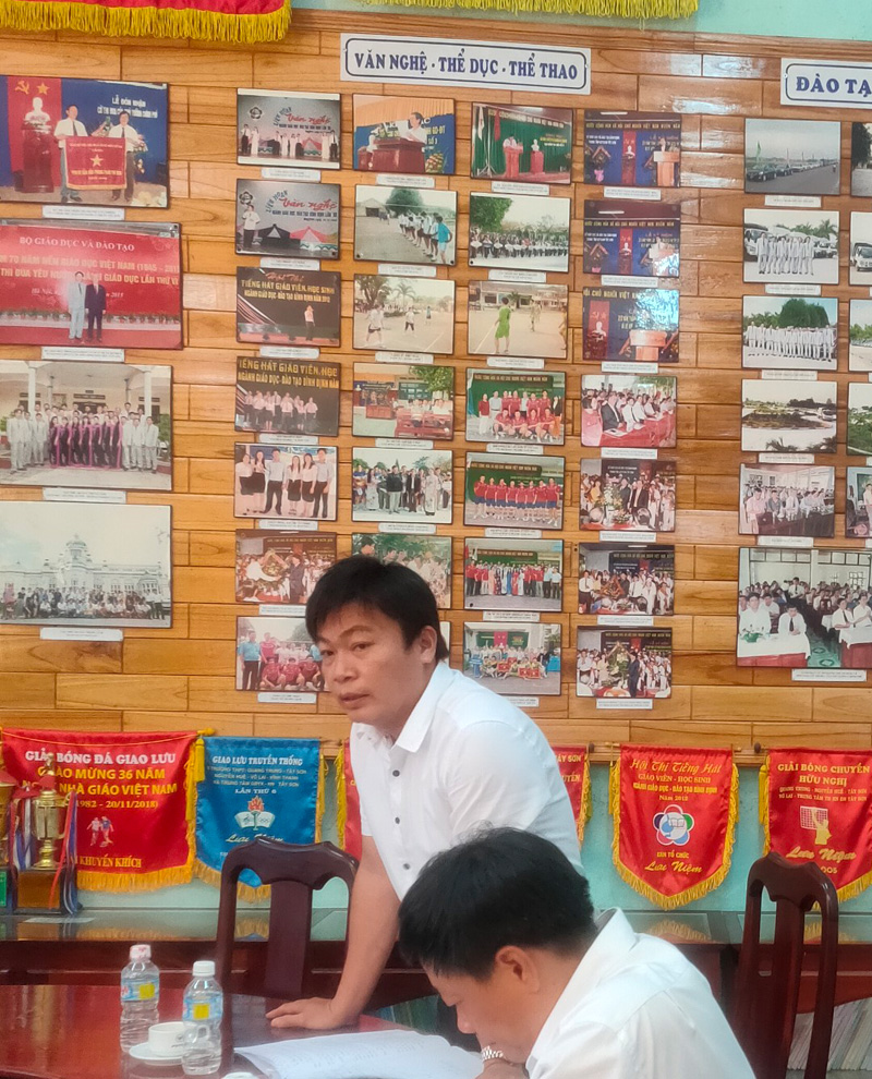 Phó Bí thư Thường trực Huyện ủy làm việc Chi ủy Chi bộ Trung tâm Giáo dục nghề nghiệp – Giáo dục thường xuyên huyện Tây Sơn về công tác quý I năm 2022 