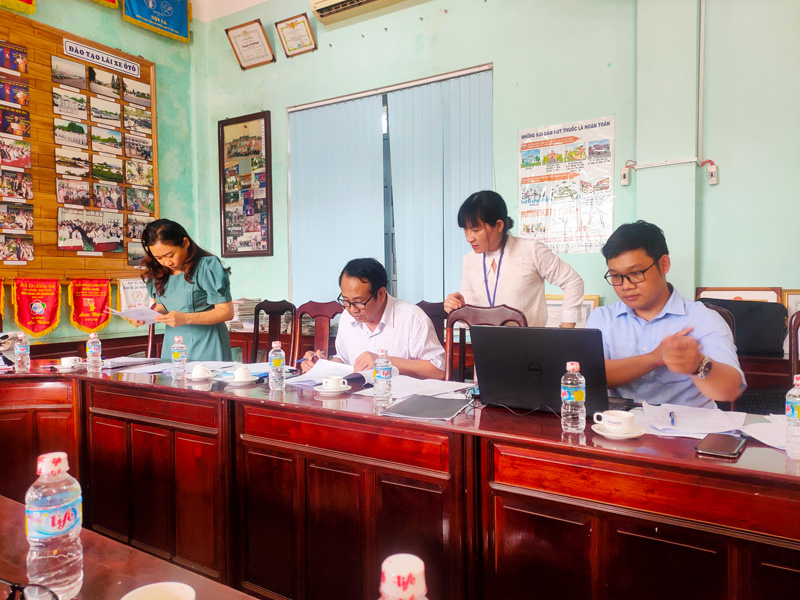 Tổ liên ngành kiểm tra, đánh giá hiệu quả hoạt động của Trung tâm GDNN – GDTX huyện Tây Sơn 7