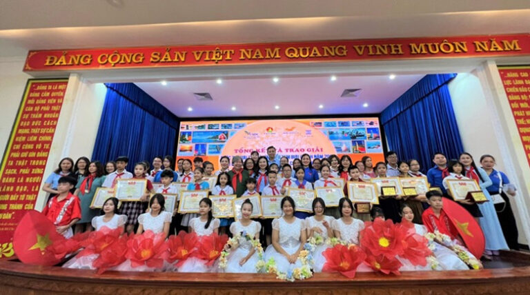 “Biển đảo Việt Nam qua con tem Bưu chính”