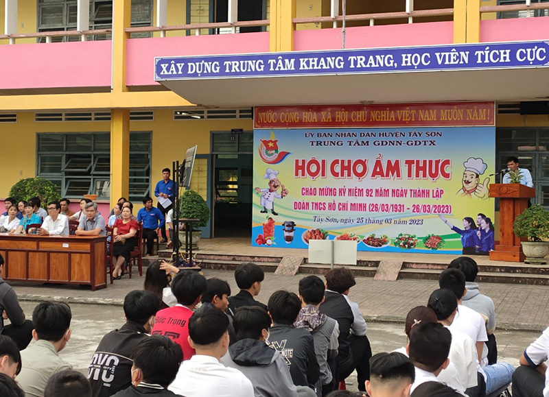 Hội chợ ẩm thực - Trung tâm GDNN-GDTX Huyện Tây Sơn