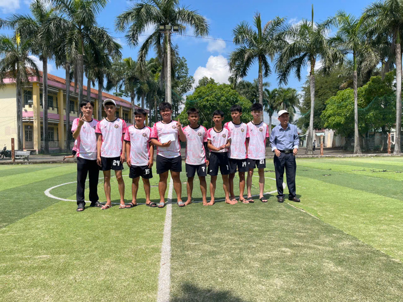 Giải nhì bóng đá nam – 12A1