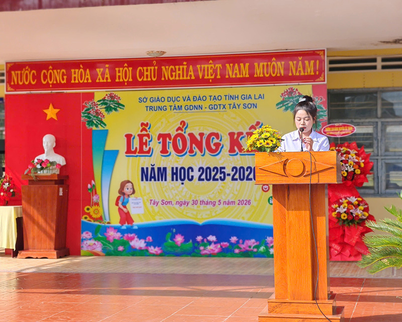 Em Nguyễn Trần Thu Hiền - lớp 12A1 chia sẻ đôi lời trước khi kết thúc năm học
