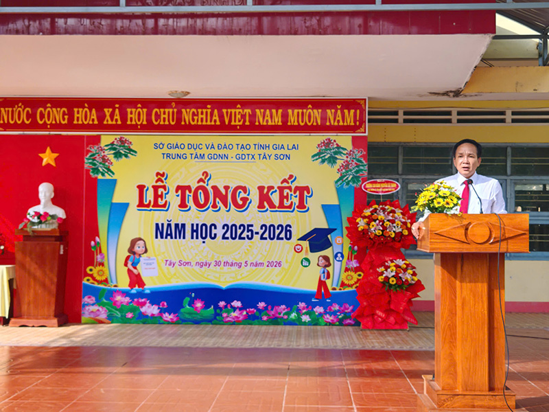 Ông Huỳnh Bá Ngọc – Phó Chủ tịch thường trực UBND xã Tây Sơn phát biểu