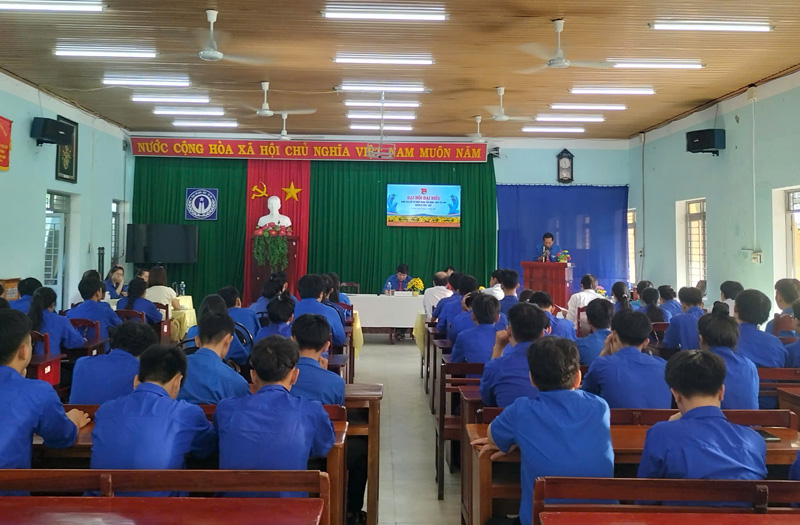 Đ/c Đặng Minh Vũ – PBT Đoàn Trung tâm đọc báo cáo tổng kết và dự thảo phương hướng